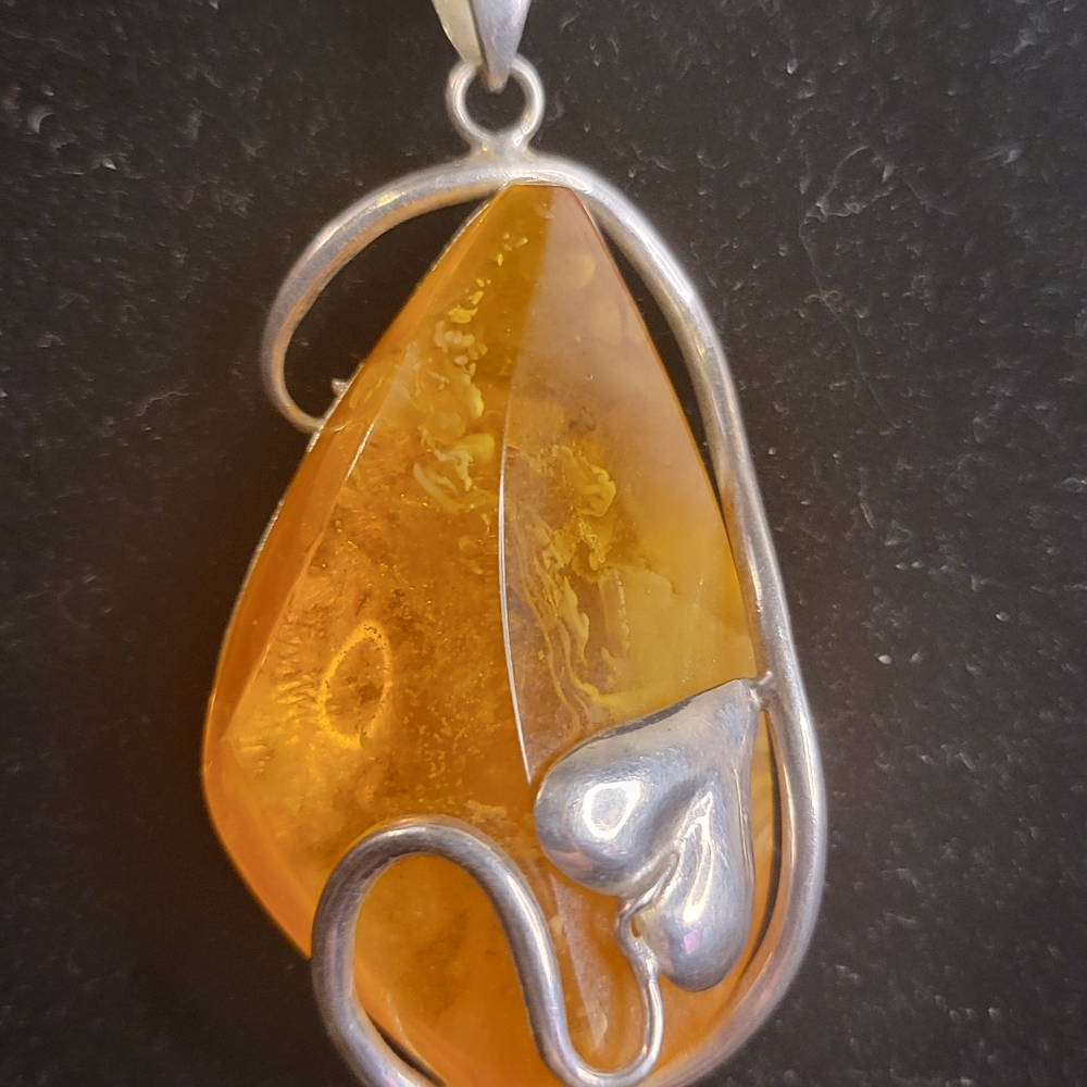 Amazing Sterling Silver Amber Hand Made Pendant Ivy Leaf / Heart Theme - Picture 5 of 14